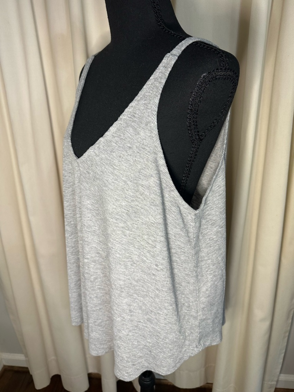 Free People Gray V-Neck Women's Tank Top - Picture 2 of 4
